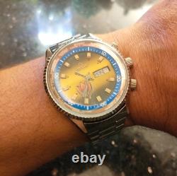 1970s Vintage and Very Rare Model Automatic Swiss Omax Crystal World Time