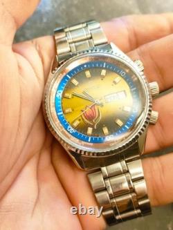 1970s Vintage and Very Rare Model Automatic Swiss Omax Crystal World Time