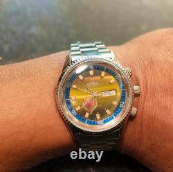 1970s Vintage and Very Rare Model Automatic Swiss Omax Crystal World Time