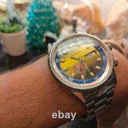 1970s Vintage and Very Rare Model Automatic Swiss Omax Crystal World Time