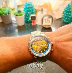 1970s Vintage and Very Rare Model Automatic Swiss Omax Crystal World Time