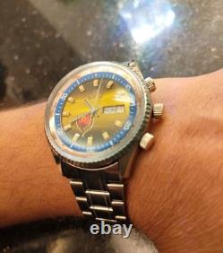1970s Vintage and Very Rare Model Automatic Swiss Omax Crystal World Time