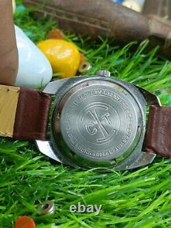Authentic Swiss Manual Winding Rare Men's Mint Condition Vintage Watch