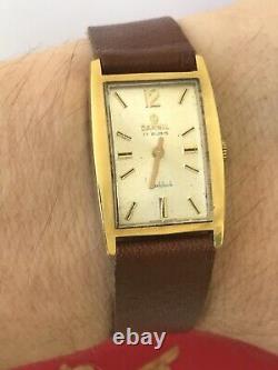 DARWIL RECTANGULAR VINTAGE RARE BEATIFUL ELEGANT GOLD PLATED SWISS WATCH 1970's