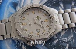 Nice & Rare Vintage Technos Quartz Super Diver 200 M. Swiss Watch Middle Size