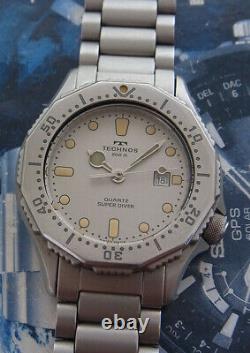 Nice & Rare Vintage Technos Quartz Super Diver 200 M. Swiss Watch Middle Size