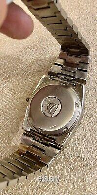 OMEGA Constellation Watch MEGAQUARTZ 32 KHz Very RARE Vintage Swiss