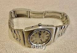 OMEGA Constellation Watch MEGAQUARTZ 32 KHz Very RARE Vintage Swiss