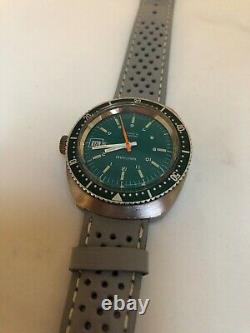 RARE Green Waltham Incabloc 17 Jewel Divers Bezel Swiss Vintage Watch Working