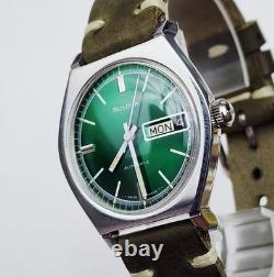RARE Men's SWISS Vintage 1971 AUTOMATIC Watch BULOVA Cal. 11AOACB. Green Dial