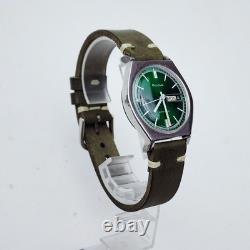RARE Men's SWISS Vintage 1971 AUTOMATIC Watch BULOVA Cal. 11AOACB. Green Dial