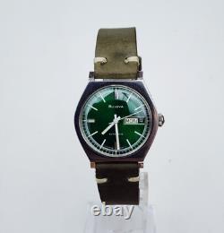 RARE Men's SWISS Vintage 1971 AUTOMATIC Watch BULOVA Cal. 11AOACB. Green Dial