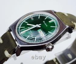 RARE Men's SWISS Vintage 1971 AUTOMATIC Watch BULOVA Cal. 11AOACB. Green Dial