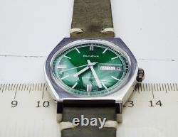 RARE Men's SWISS Vintage 1971 AUTOMATIC Watch BULOVA Cal. 11AOACB. Green Dial