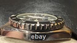RARE VINTAGE SWI SWISS MADE Harrods Label Date 20ATM DIVER WATCH Brevet 503.305