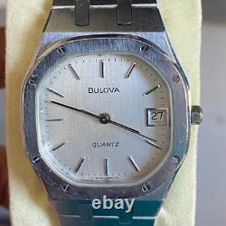 Rare Bulova Royal Oak Quartz Silver Dial Date Swiss Made Watch Vintage Men