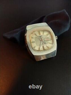 Rare Square Vintage 1970's Wittnauer Swiss Automatic Day Date Watch Stainless