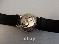 Rare Vintage 1964 Bulova Accutron 214 Black Dial Swiss Watch. Hidden Lugs