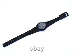 Rare Vintage APPLE WATCH Collectible Swiss Quartz BLACK GRILAMID Macintosh