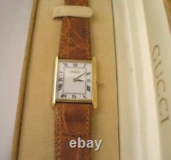 Rare Vintage Ladies 18 K Gucci White Dial Tank Style Quartz Swiss Watch w Box