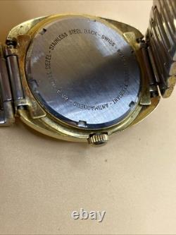 Rare Vintage Men Baylor 37mm Swiss Made17 Jewels Winding Men's Watch Works Great