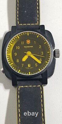 Rare Vintage Victorinox Swiss Army Outdoor Yellow Crystal Unisex Date Watch 41mm