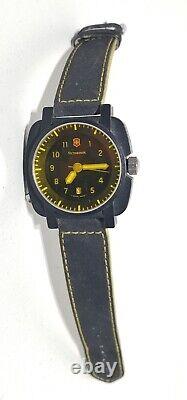 Rare Vintage Victorinox Swiss Army Outdoor Yellow Crystal Unisex Date Watch 41mm