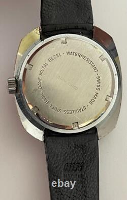 Rare Vintage Windert Watch Swiss Pilots Watch Month Indicator Burgundy Dial