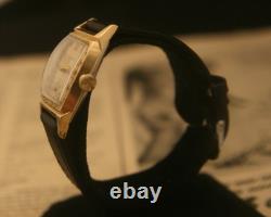 Rare vintage 1951 Bulova Swiss 7 jewel men's fancy case gold wristwatch, running