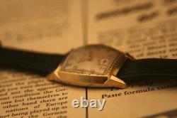Rare vintage 1951 Bulova Swiss 7 jewel men's fancy case gold wristwatch, running