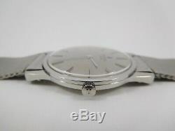 UNIVERSAL GENEVE Rare Silver Dial Ref. 842101 Cal. 1-42 Swiss 31mm Vintage Watch