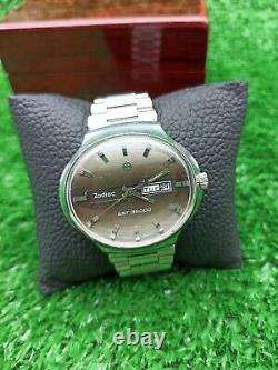 Ultra-Rare Zodiac SST 36000 Jumbo Watch Vintage Excellent Condition Swiss 42 MM