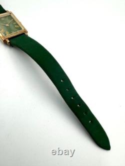Universal Geneve A3669 Quartz Watch Vintage Swiss Made Rare Classic Dress Model