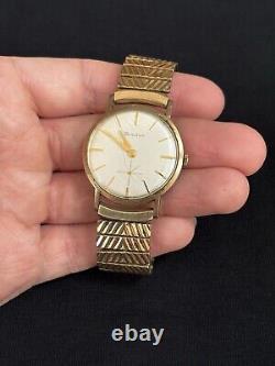 Vintage 1970 Bulova 11BL Men's 17 Jewels Swiss Thin Dress Watch RARE & Runs