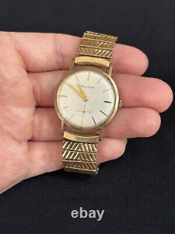 Vintage 1970 Bulova 11BL Men's 17 Jewels Swiss Thin Dress Watch RARE & Runs