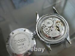 Vintage And Rare Doxa Watch Co Swiss Made 35 MM 17 Jewels Wristwatch