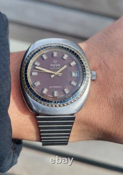 Vintage NYON SWISS Automatic 600Ft 36mm OVAL Divers Watch RARE DIALS