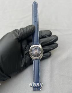 Vintage Rado Space Wing Automatic Watch Blue Gradient Dial Rare 1970s Swiss