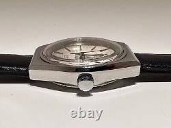 Vintage Rare Classic Collectible Swiss All St. Steel Men's Quartz Watch Roamer