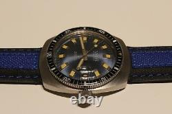 Vintage Rare Collectible Diver Men's Swiss Automatic Watch Venus 21 J