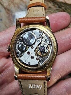 Vintage Roamer Calendar Date 17 Jewels Mens Swiss Made Watch Rare Dail