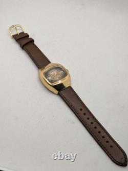 Vintage SICURA JUMP HOUR Self Winding Automatic Watch SWISS Works Great RARE