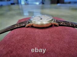 Vintage Ultra Rare 1940's Universal Geneve Solid 14K 585 Cal. 263 Swiss Watch