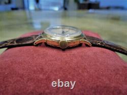 Vintage Ultra Rare 1940's Universal Geneve Solid 14K 585 Cal. 263 Swiss Watch