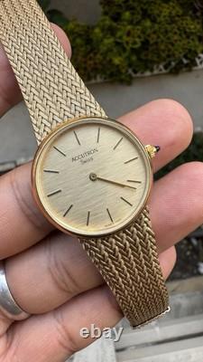 Vintage Unisex Bulova Accutron P1 Swiss Quartz Cobra Bracelet Rare Working Watch