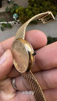 Vintage Unisex Bulova Accutron P1 Swiss Quartz Cobra Bracelet Rare Working Watch