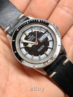Vintage diver Rafor-bakelite bezel-automatic swiss-rare dial-drop seconds hand