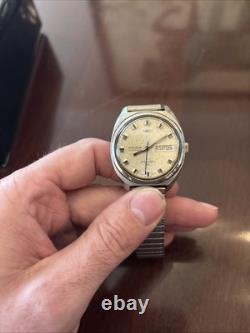 Watch rare VINTAGE wristwatch Mondia SkyStar Automatic Waterproof Made in Swiss
