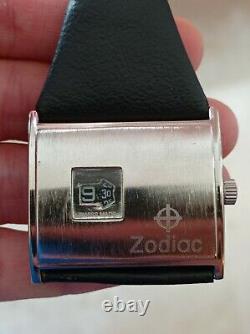 Zodiac Jump Hour Swiss Manual Winding Men's Vintage Watch Rare